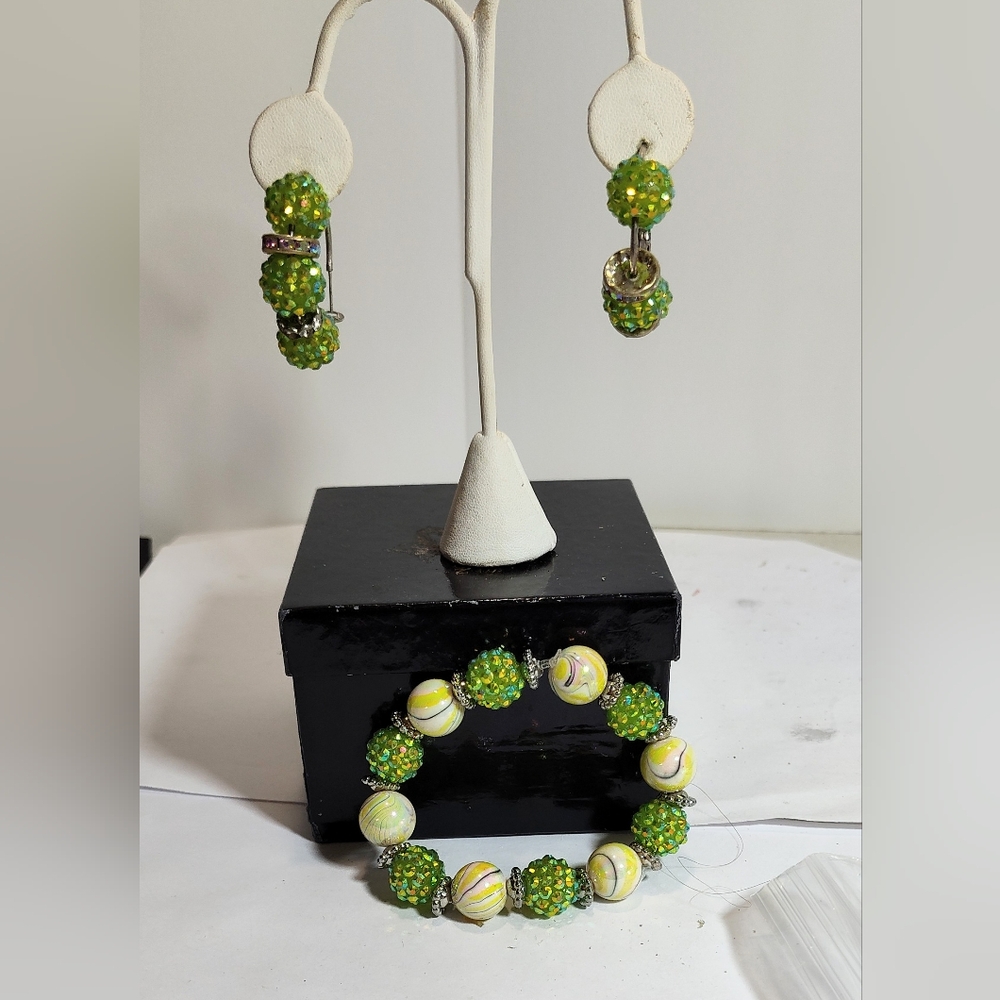 Green Beaded Eattyins Bracelet With Bling  Jewelry Set NWOT